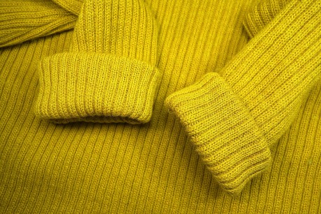 sweater-3124635_1920-min